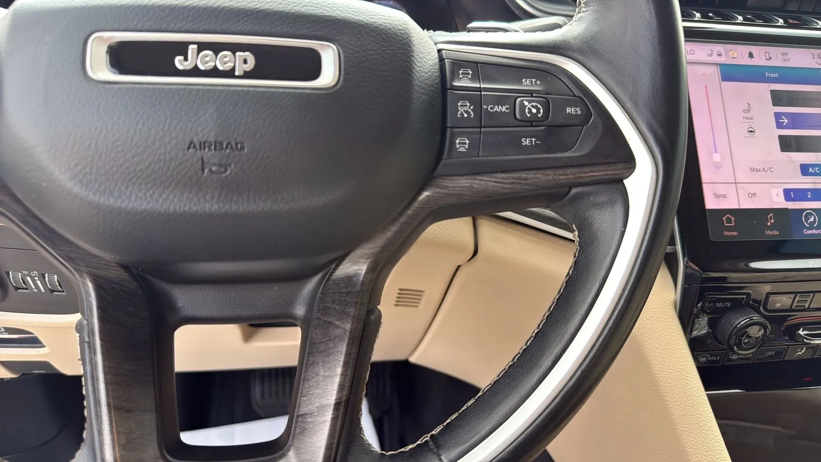 Jeep Grand Cherokee L photo 12