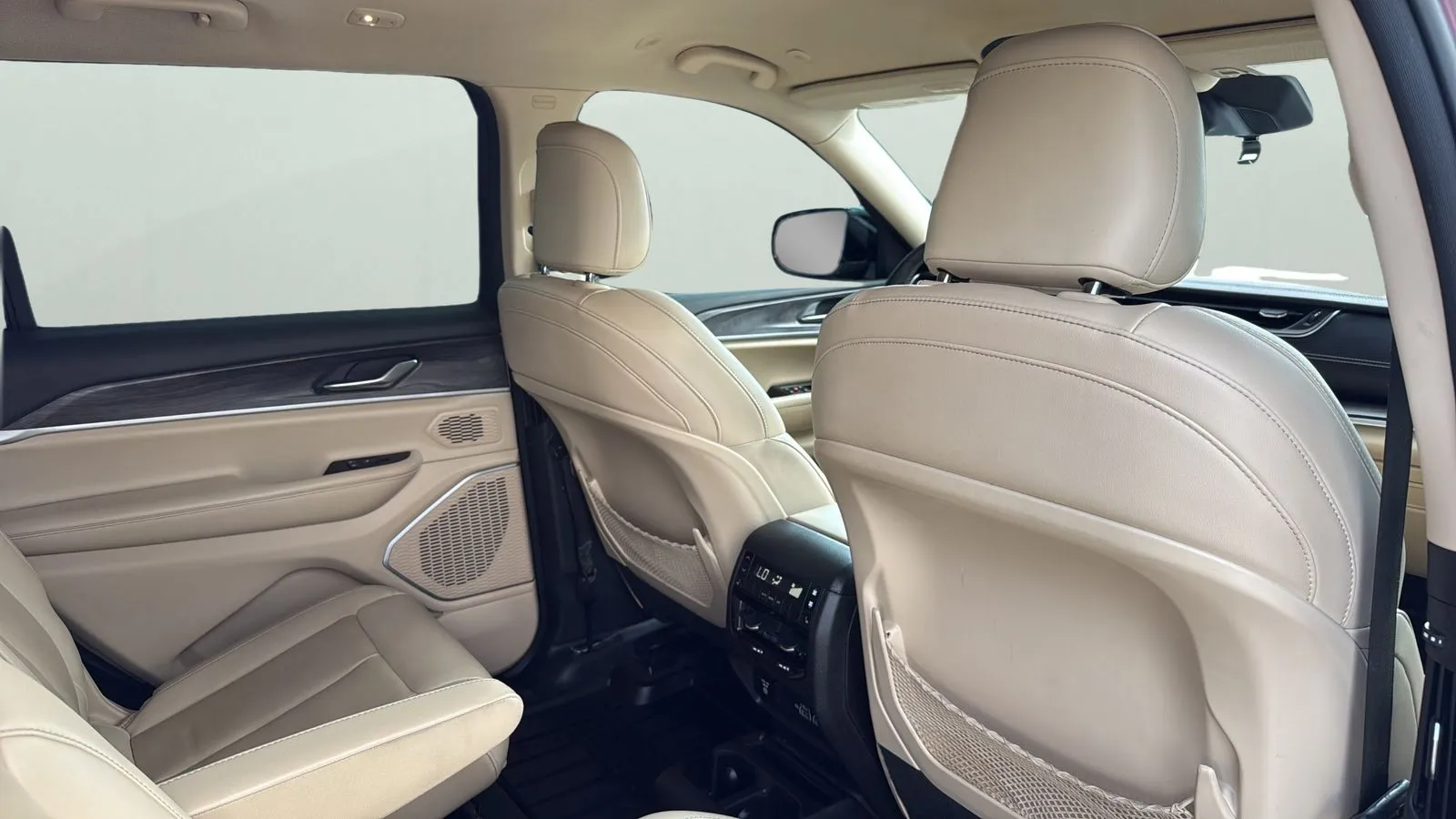 Jeep Grand Cherokee L photo 25