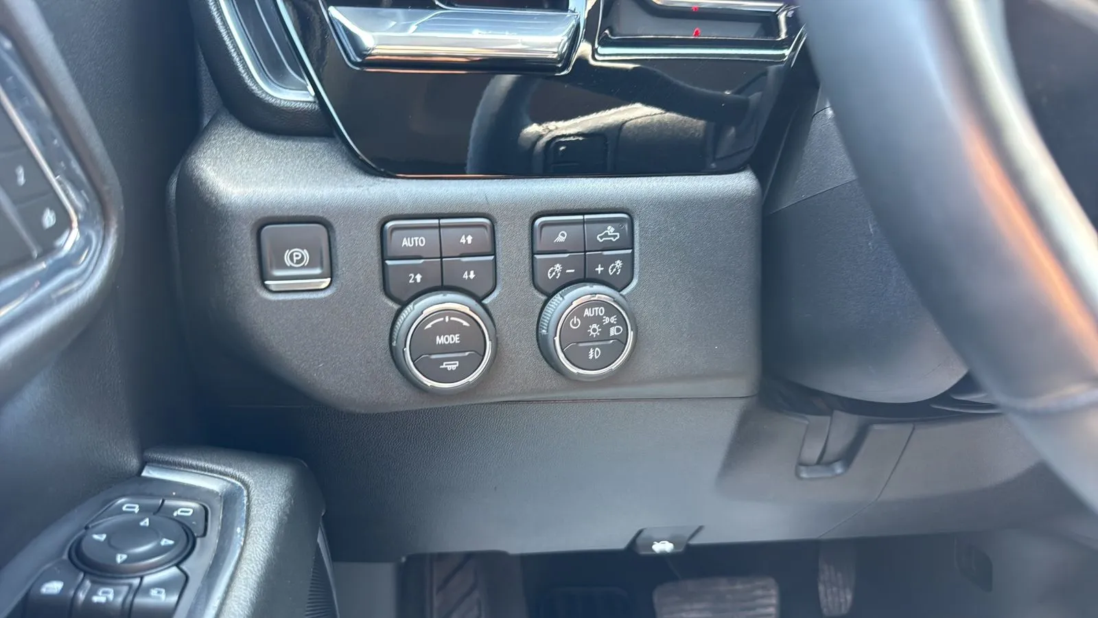 Chevrolet Silverado photo 17