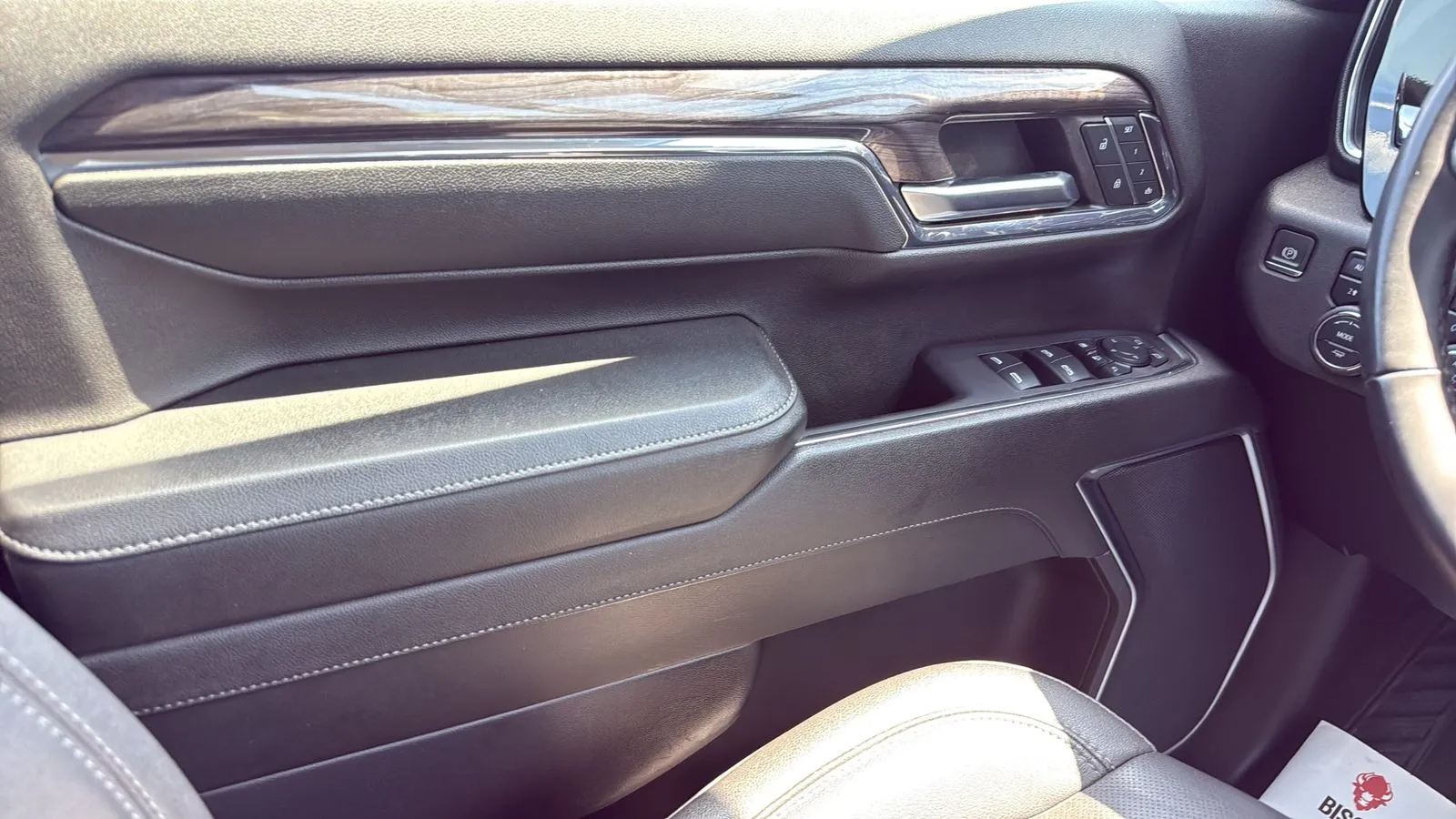 Chevrolet Silverado photo 11