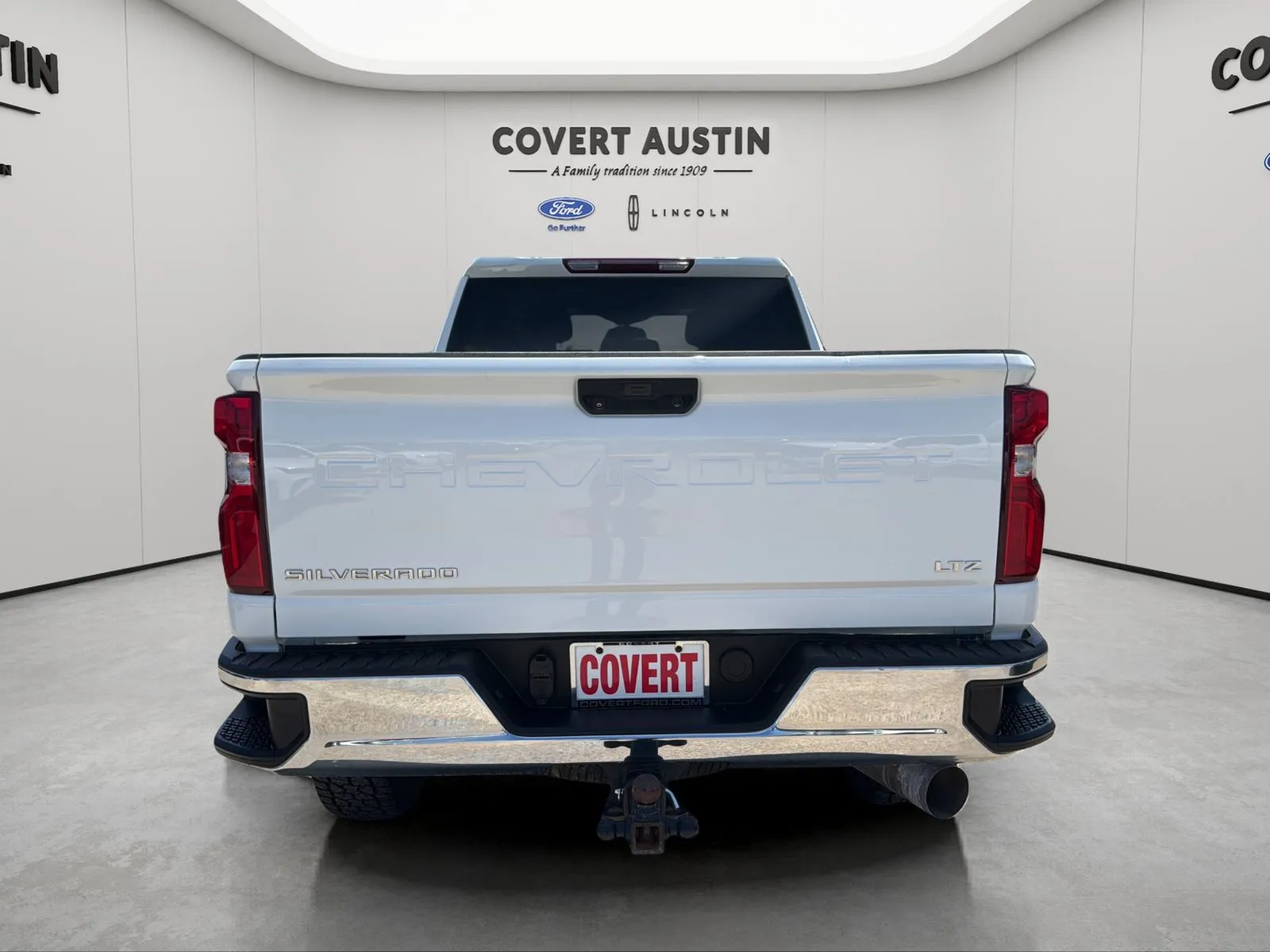Chevrolet Silverado photo 4