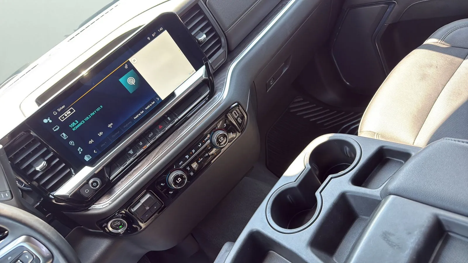 Chevrolet Silverado photo 20