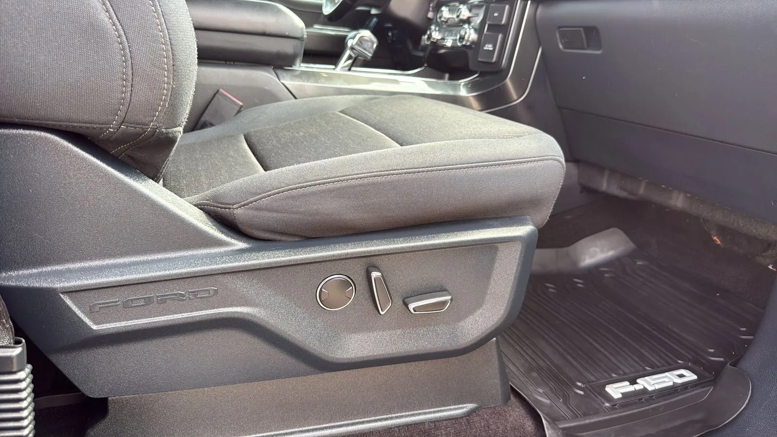 Ford F-150 photo 24