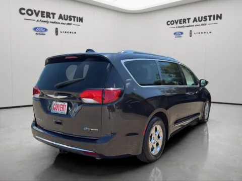 More photos of 2018 Chrysler Pacifica Hybrid Limited at Covert Ford Lincoln, TX