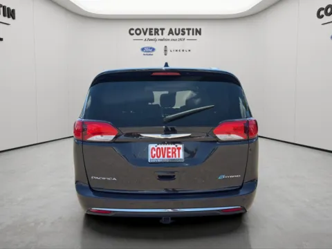 More photos of 2018 Chrysler Pacifica Hybrid Limited at Covert Ford Lincoln, TX