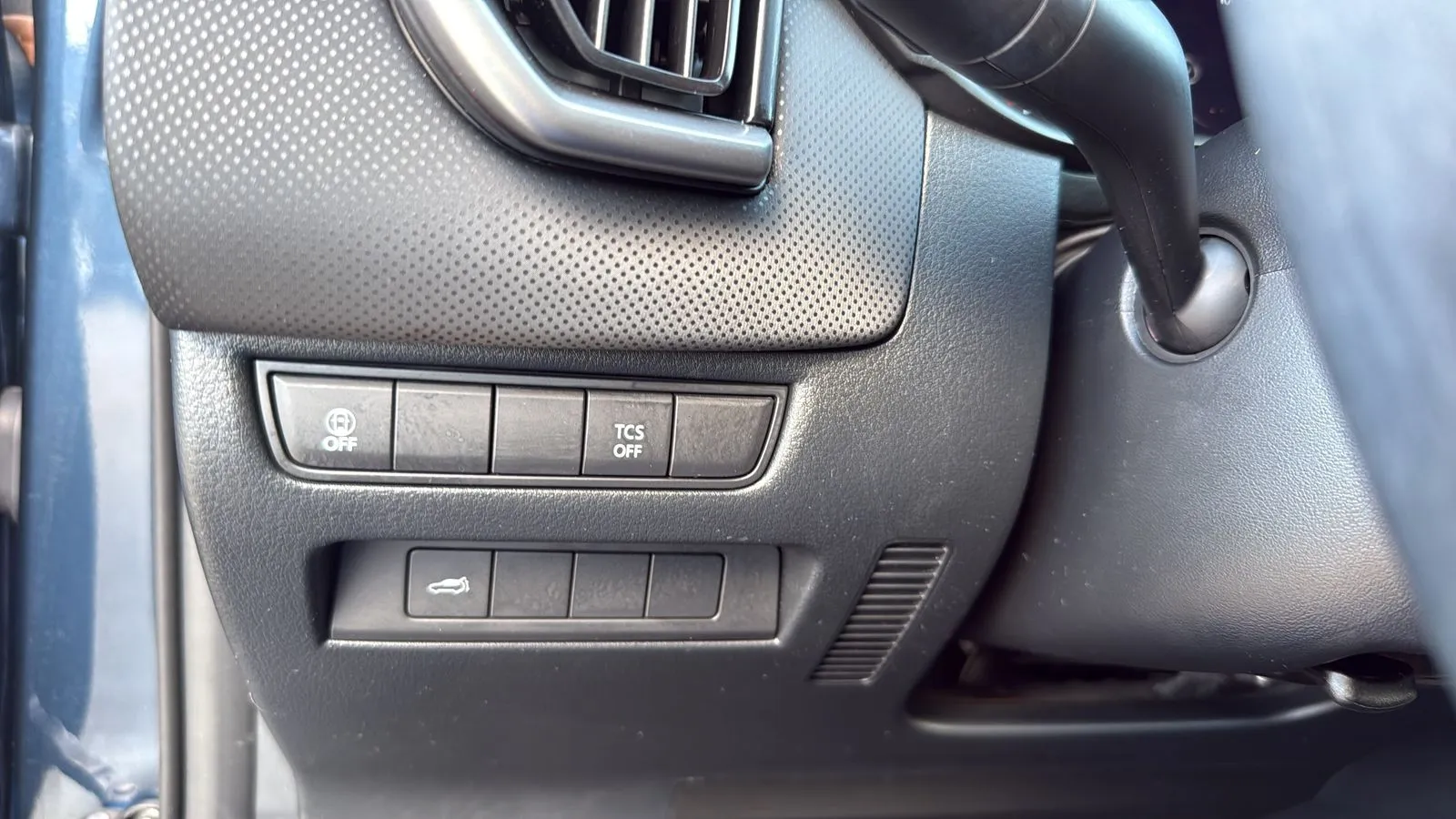Mazda CX-50 photo 17