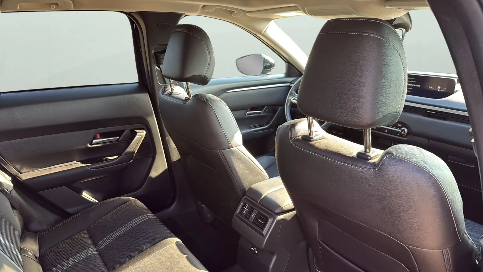 Mazda CX-50 photo 28