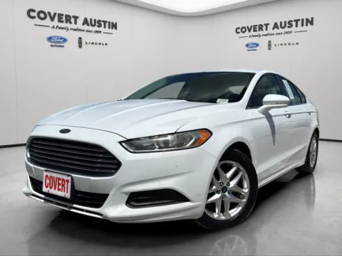 White 2013 Ford Fusion SE for sale in Austin, TX