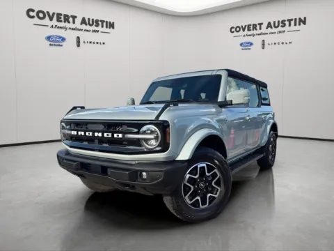 Gray 2023 Ford Bronco Outer Banks for sale in Austin, TX