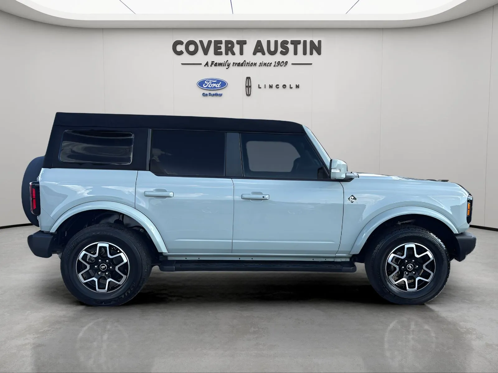 Ford Bronco photo 6