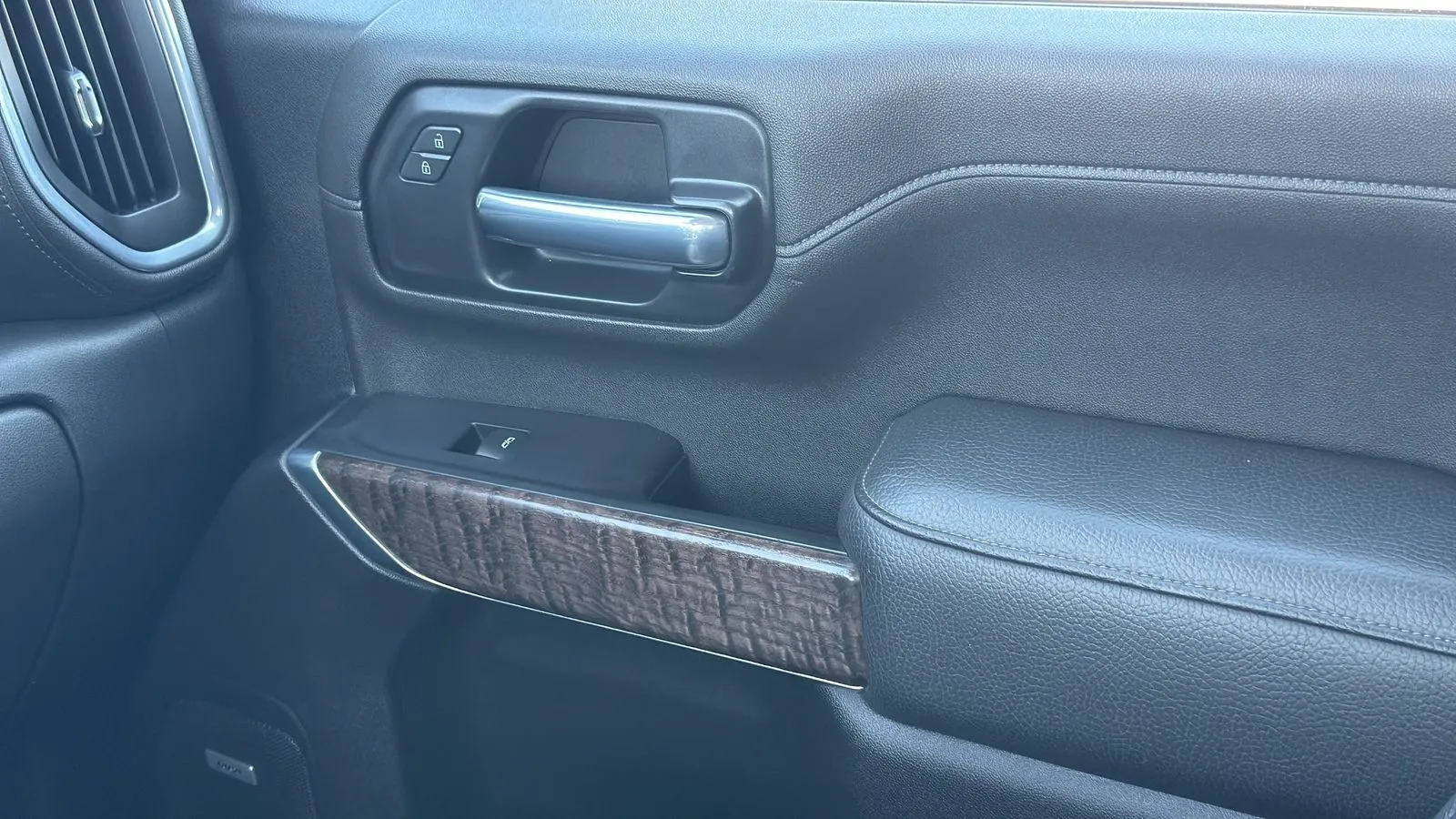 GMC Sierra photo 23
