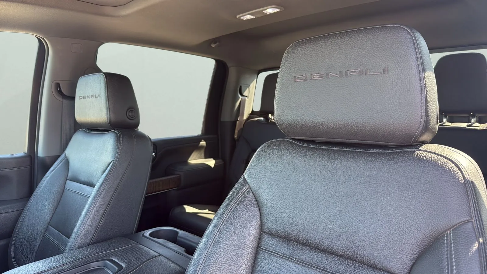 GMC Sierra photo 9