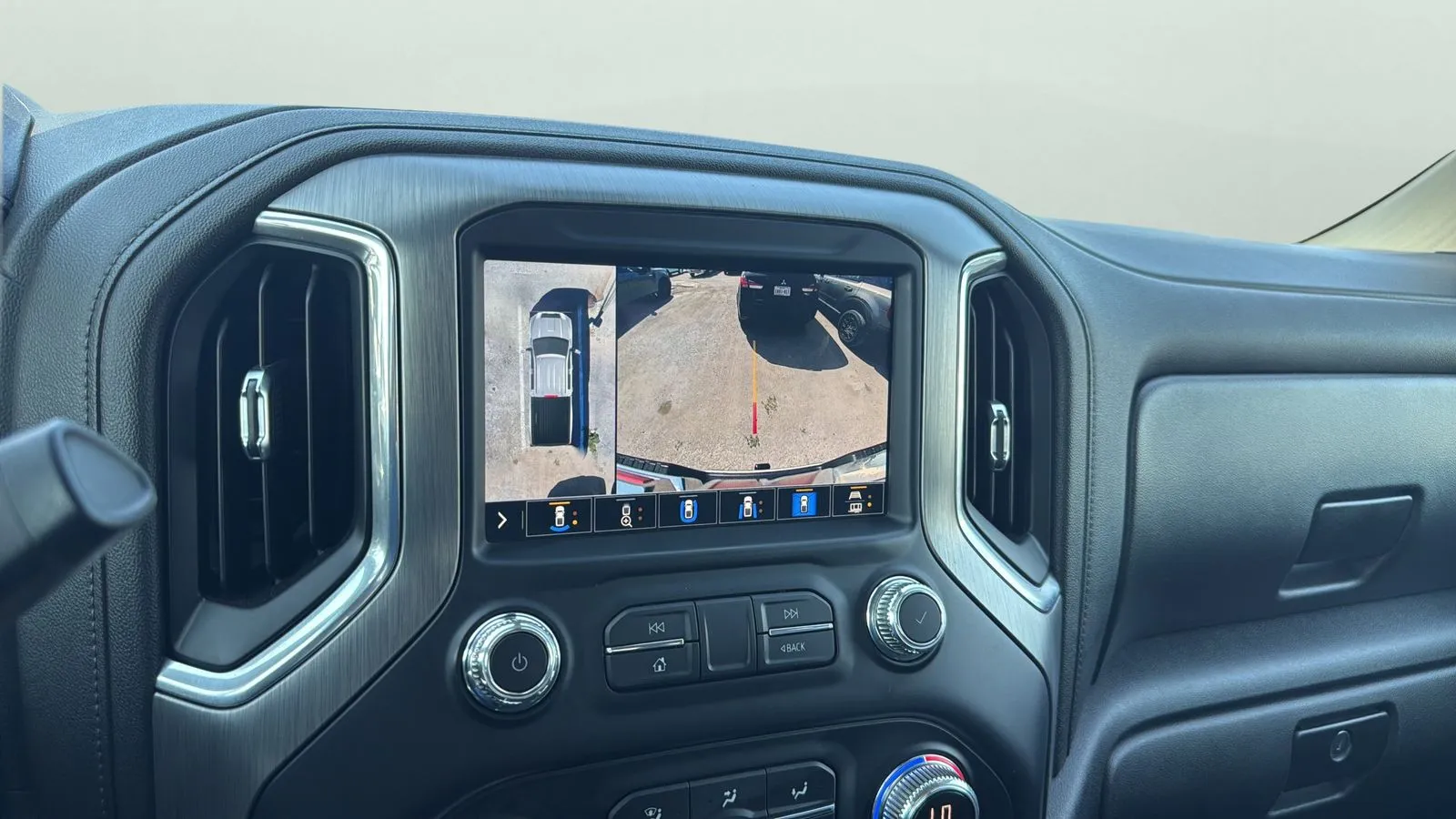 GMC Sierra photo 18