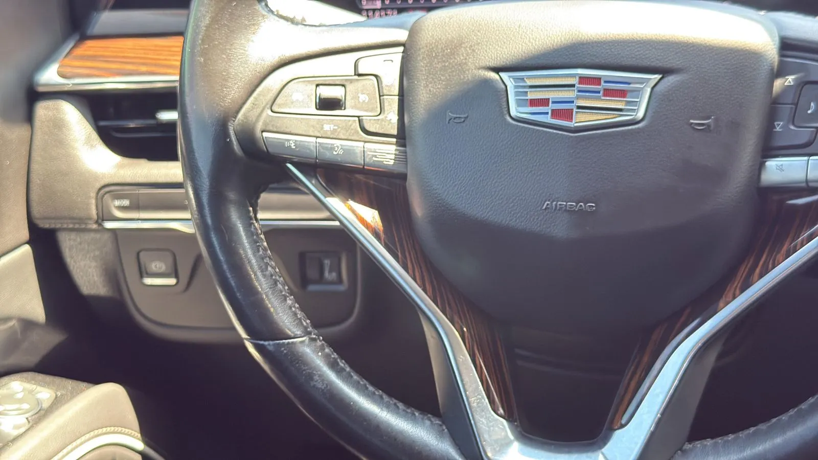 Cadillac Escalade photo 16