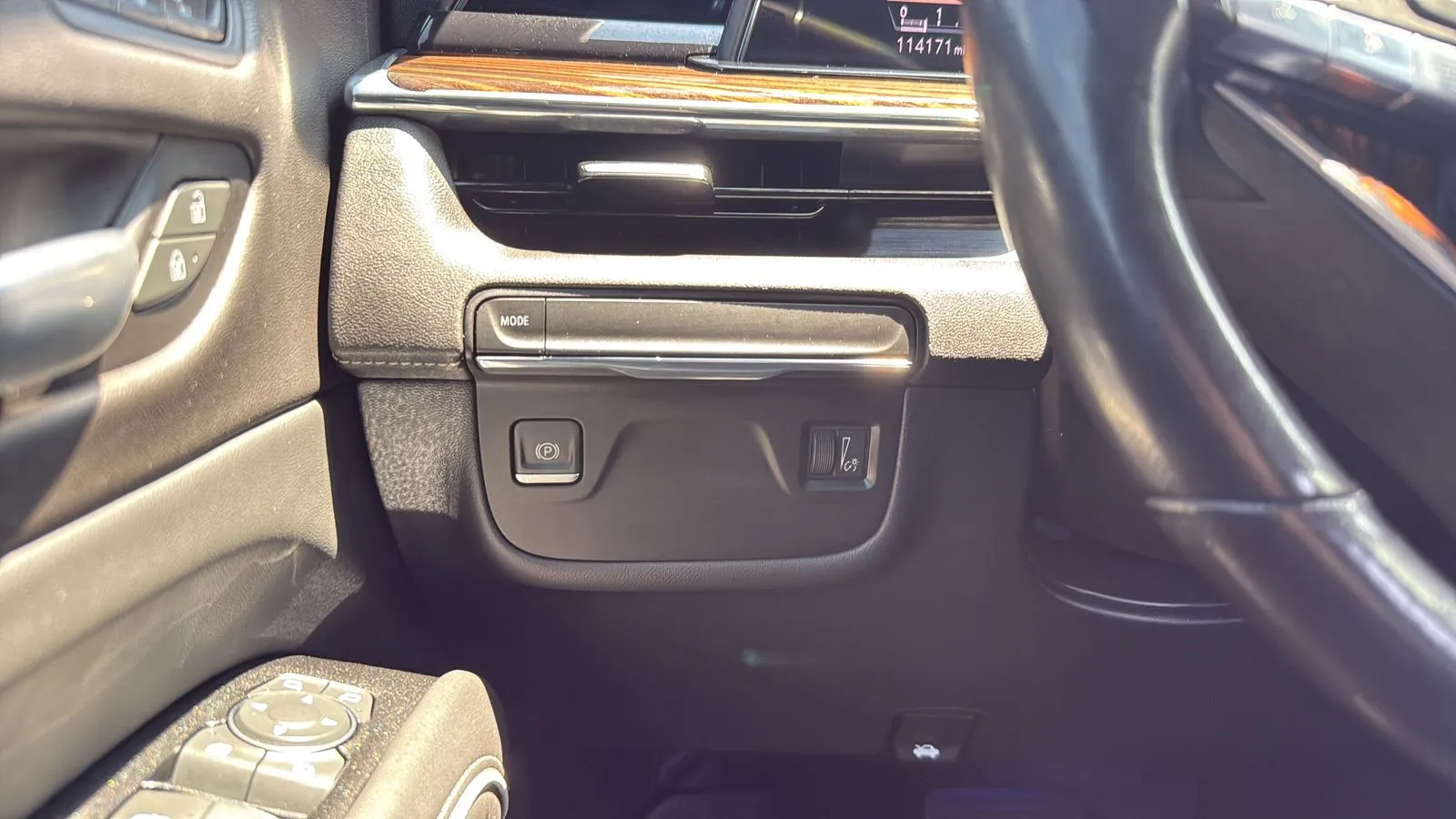 Cadillac Escalade photo 17
