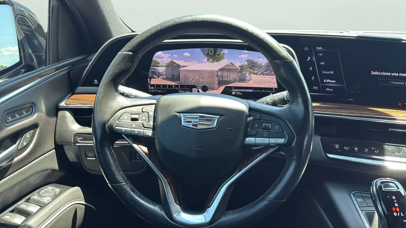Cadillac Escalade photo 14