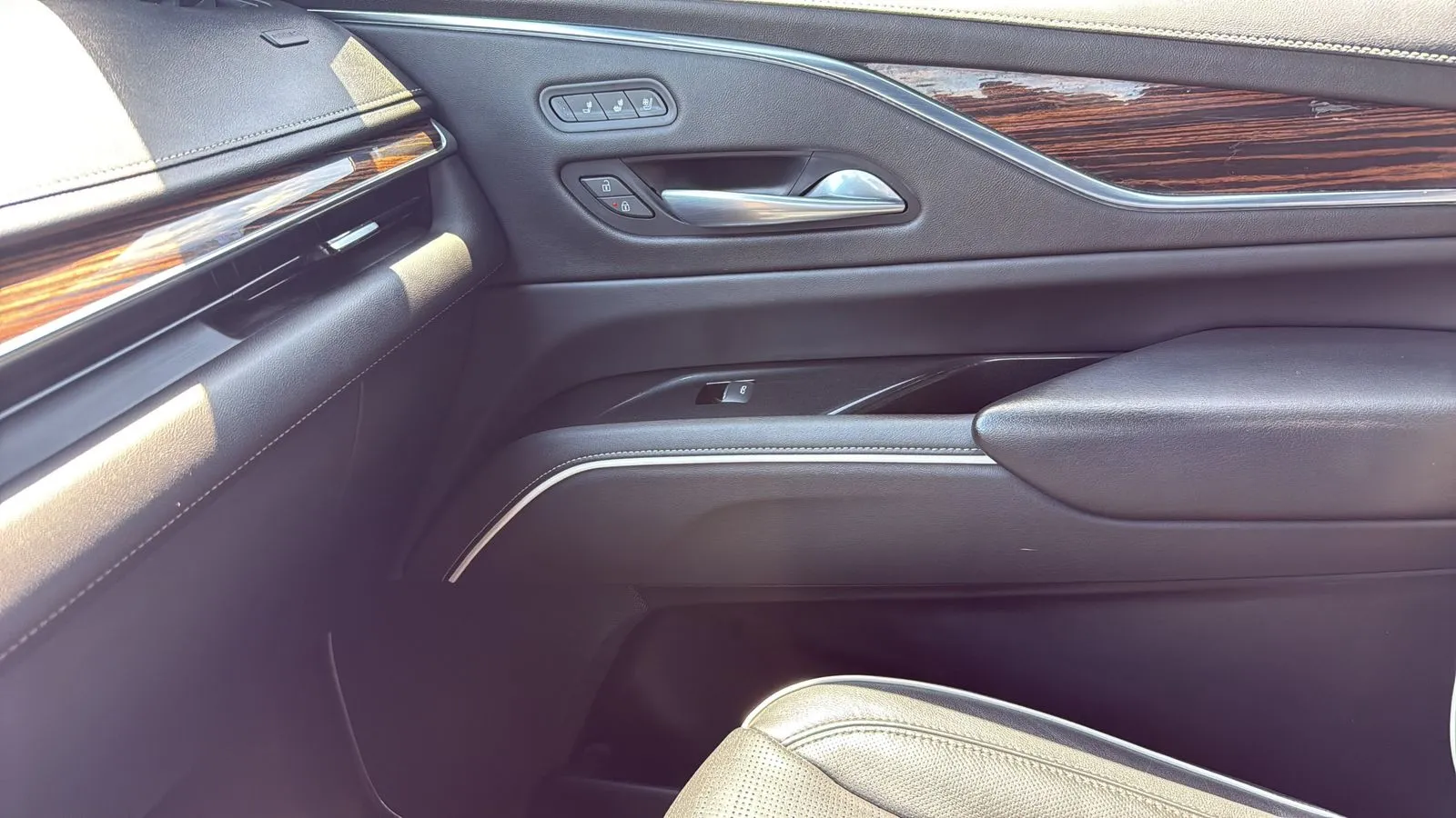 Cadillac Escalade photo 23