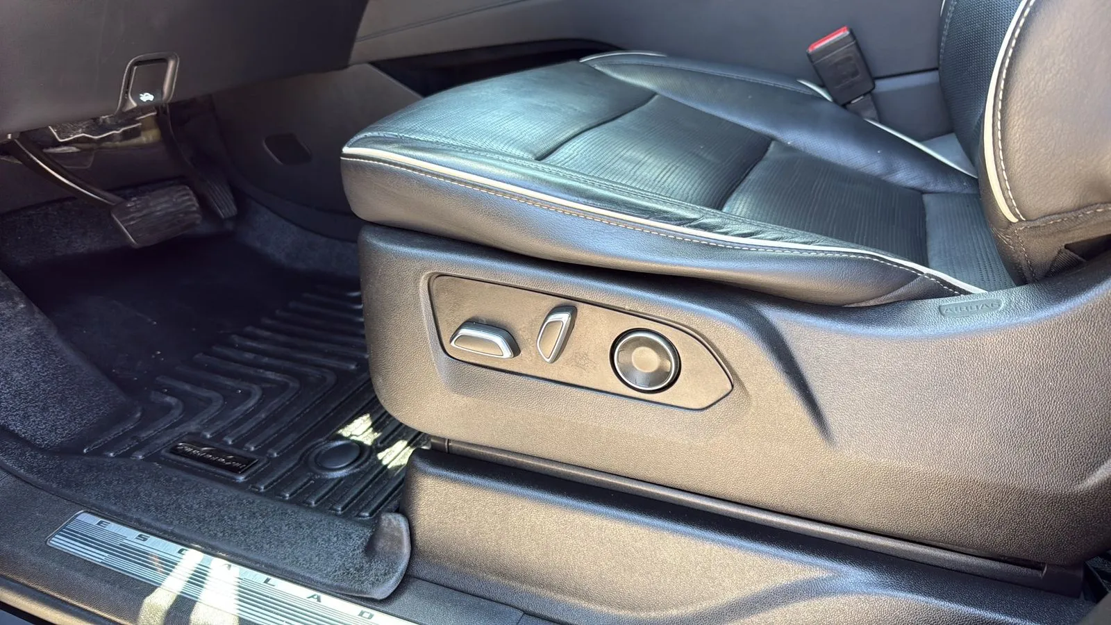 Cadillac Escalade photo 10
