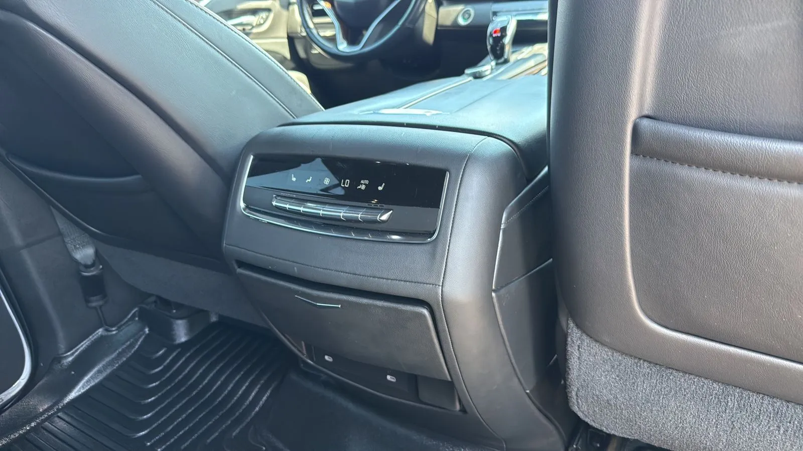 Cadillac Escalade photo 27