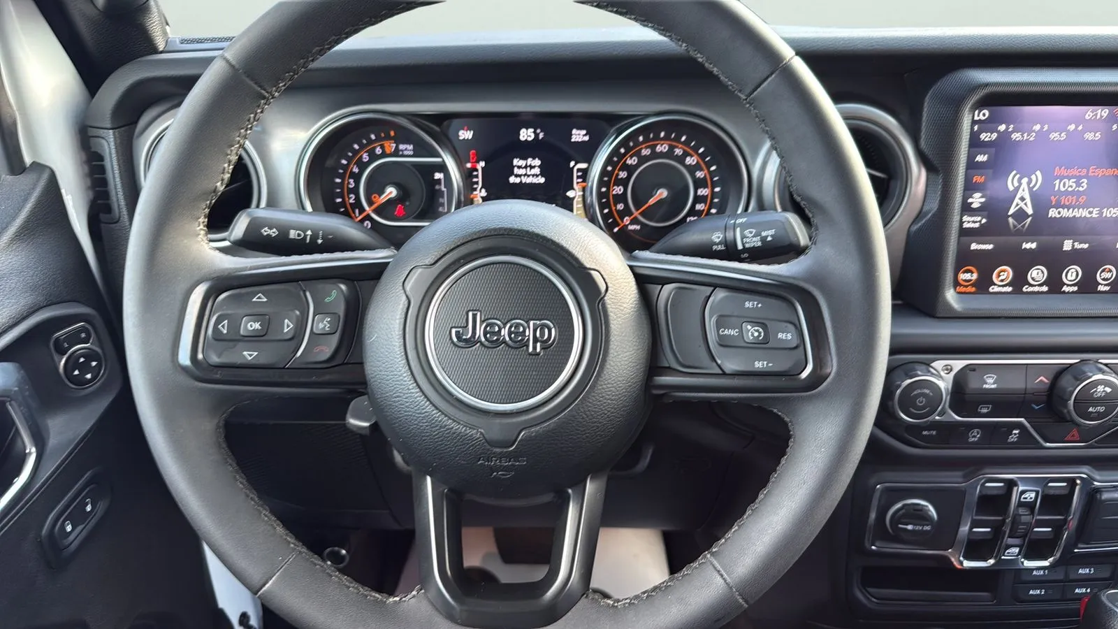 Jeep Gladiator photo 12