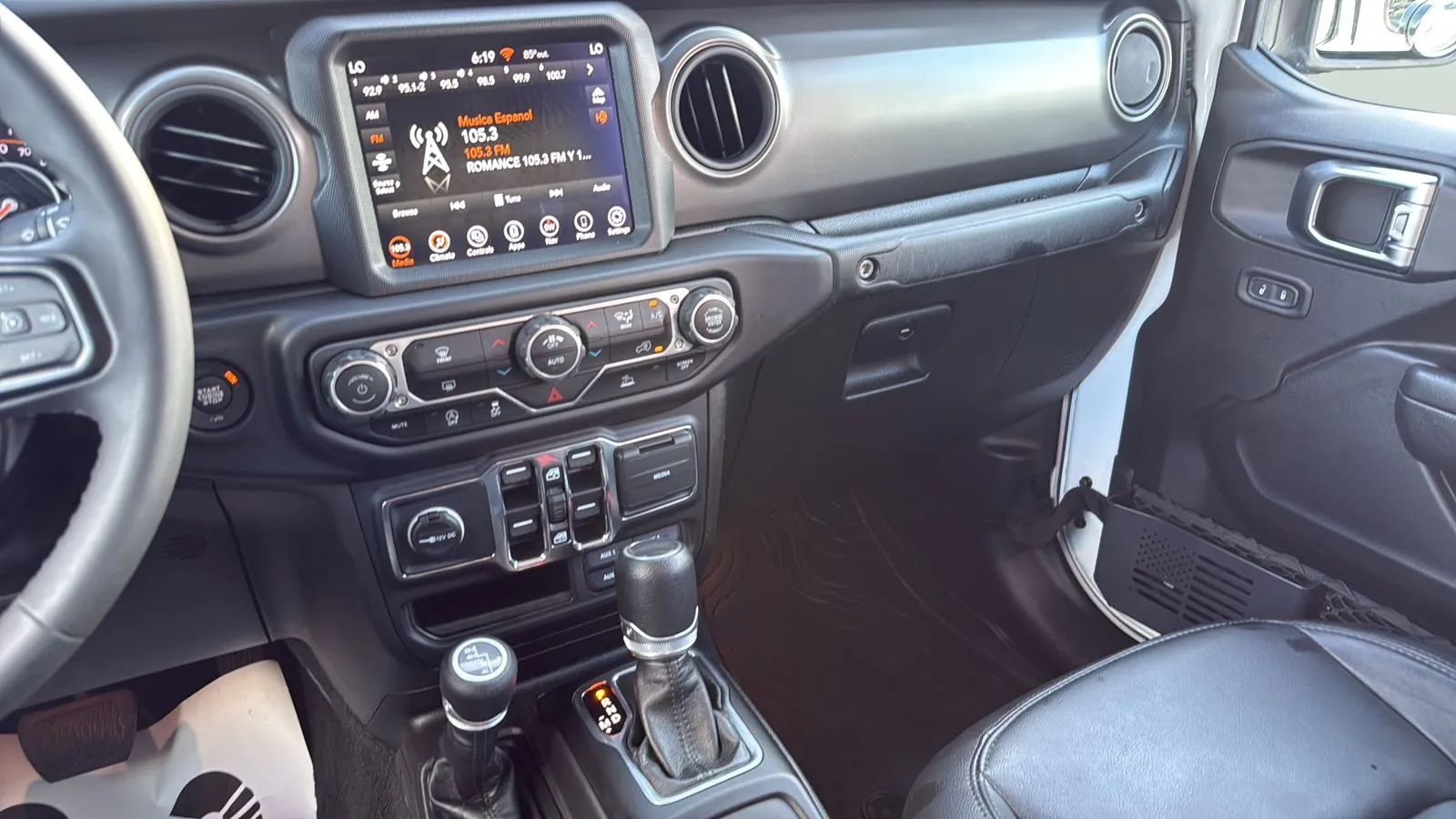 Jeep Gladiator photo 17
