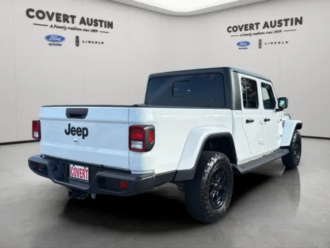 More photos of 2023 Jeep Gladiator Texas Trail at Covert Ford Lincoln, TX