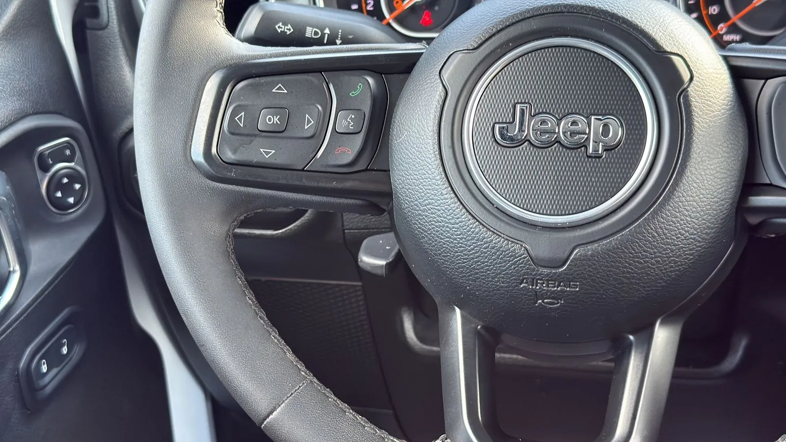 Jeep Gladiator photo 14