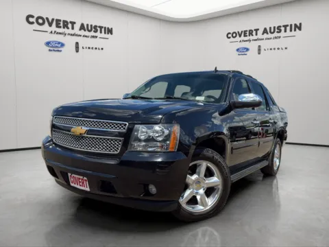 Black 2013 Chevrolet Avalanche 1500 LT for sale in Austin, TX