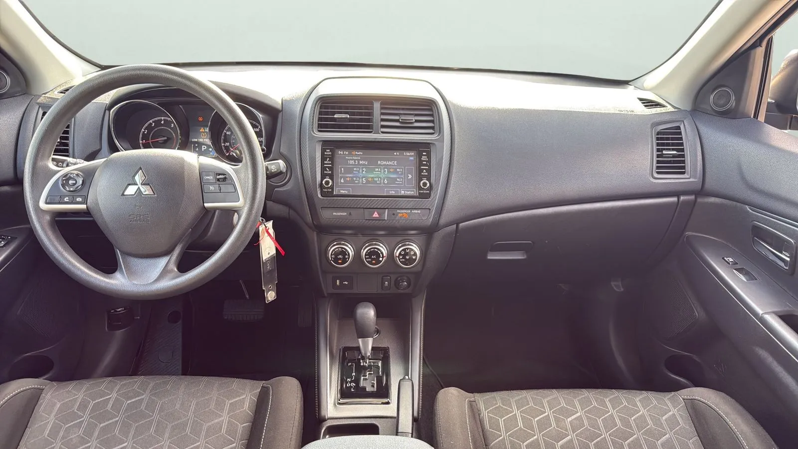 Mitsubishi Outlander Sport photo 21