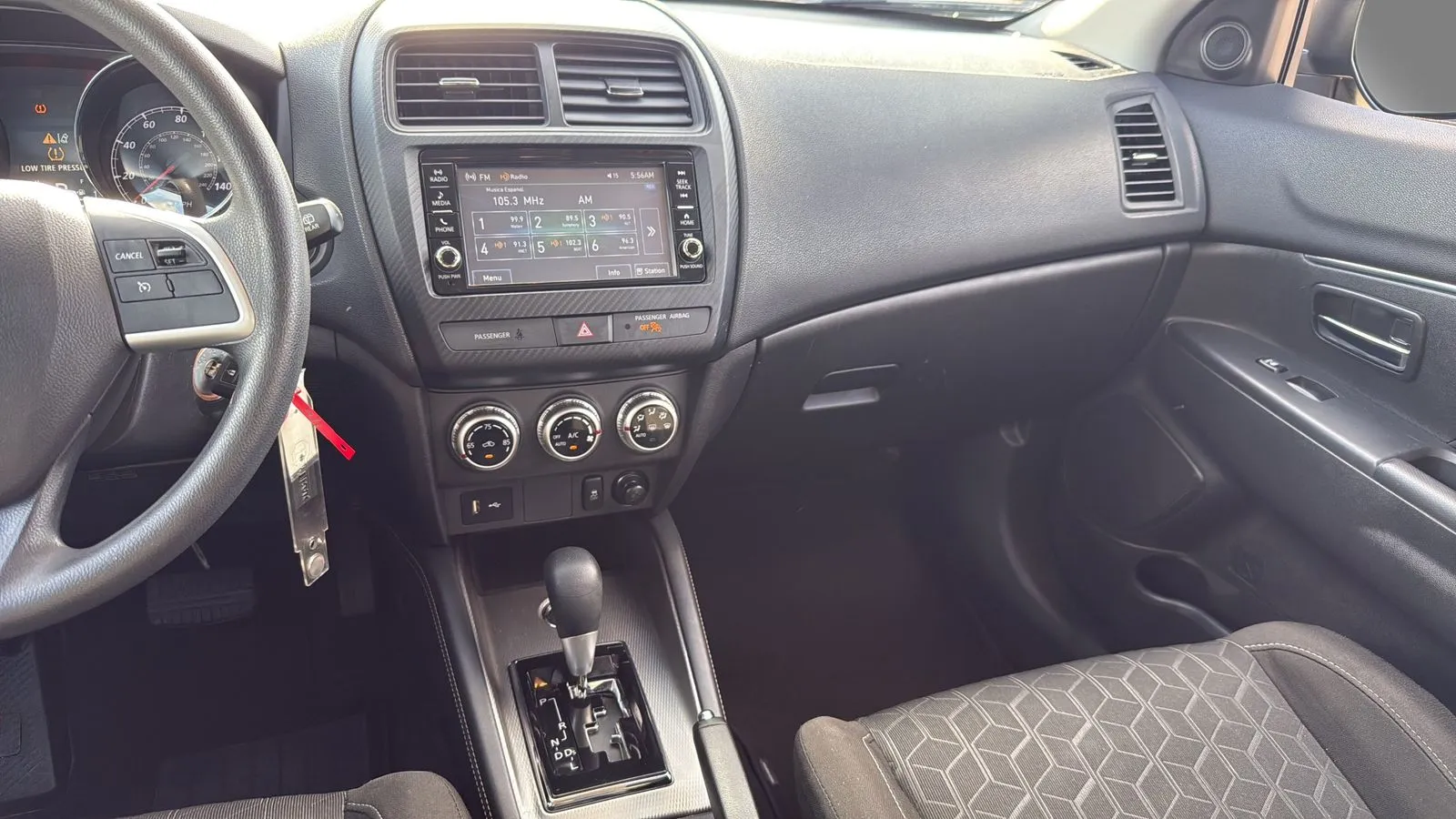 Mitsubishi Outlander Sport photo 19