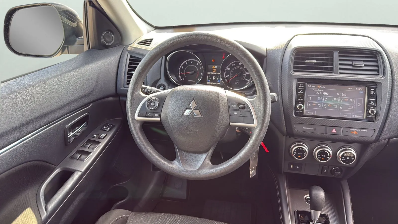 Mitsubishi Outlander Sport photo 12