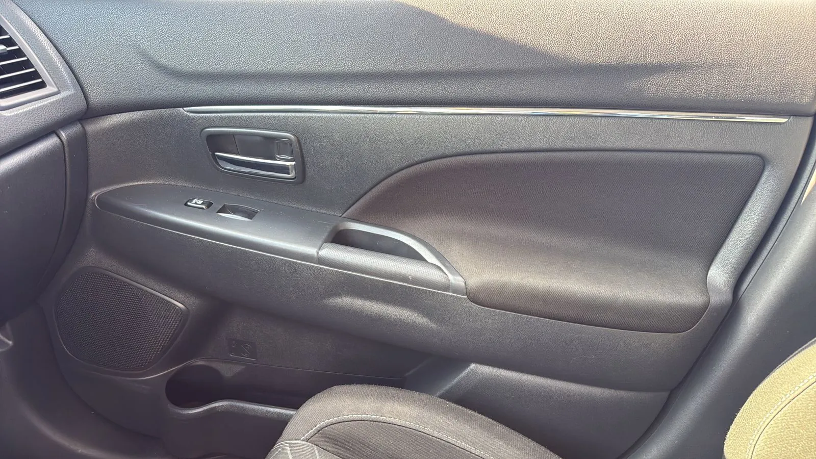 Mitsubishi Outlander Sport photo 23