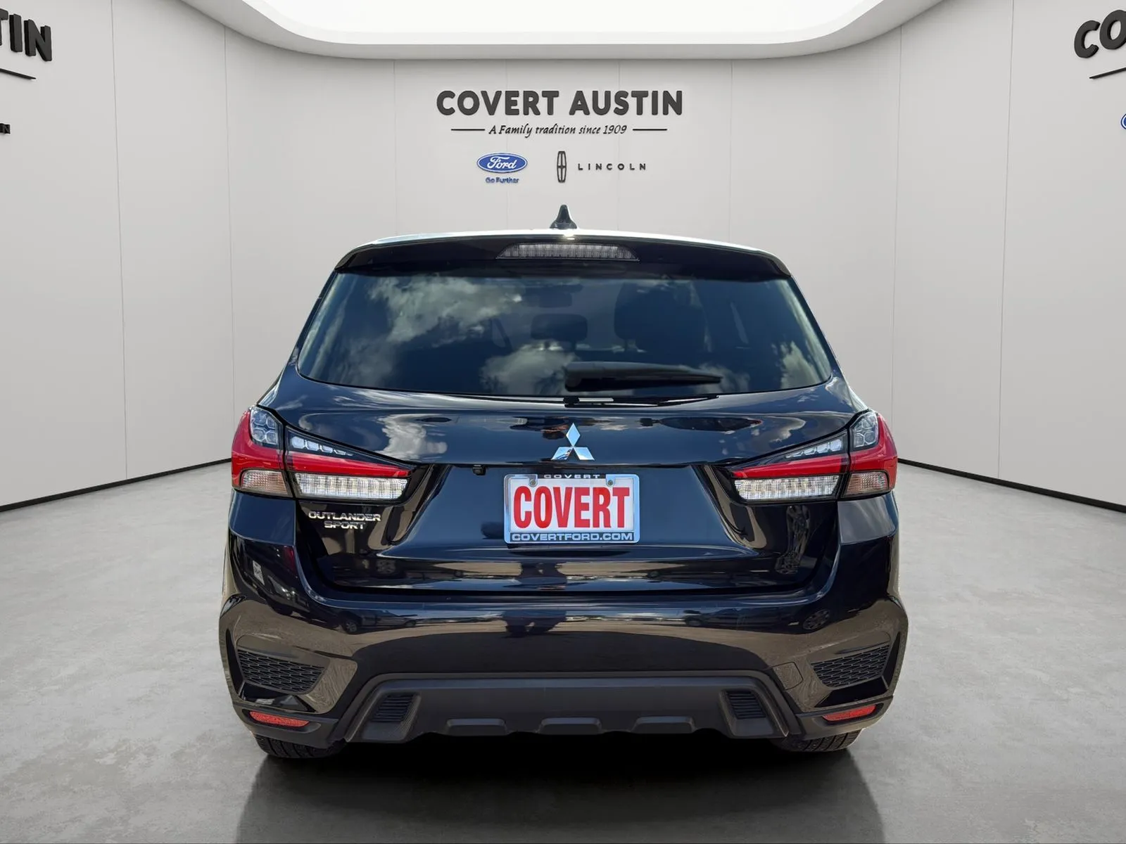 Mitsubishi Outlander Sport photo 4