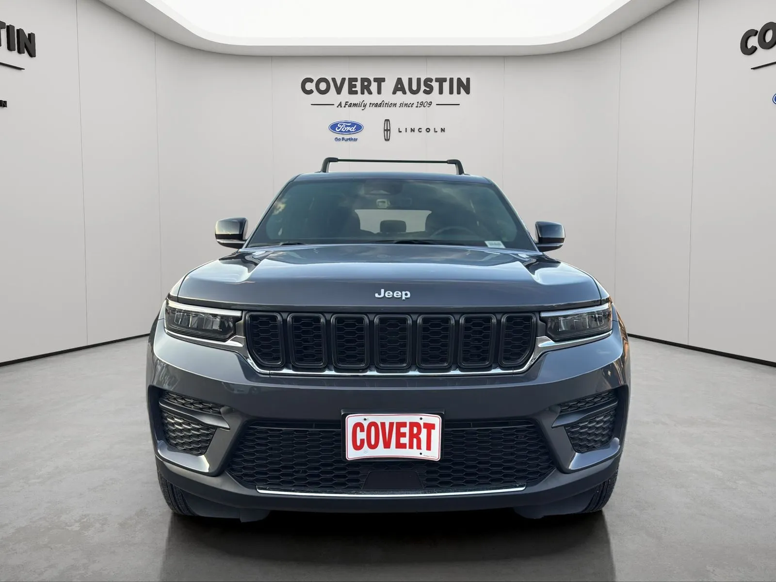 Jeep Grand Cherokee photo 8