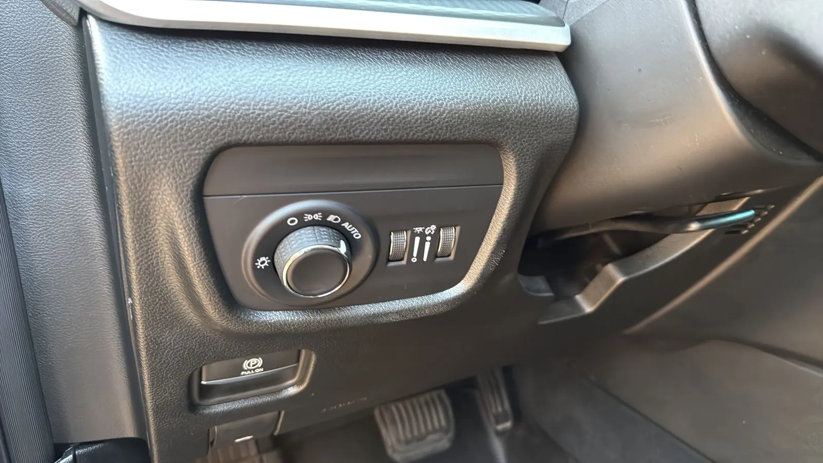 Jeep Grand Cherokee photo 17