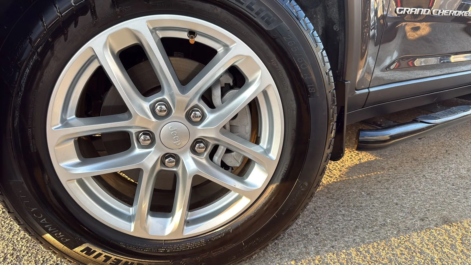 Jeep Grand Cherokee photo 27