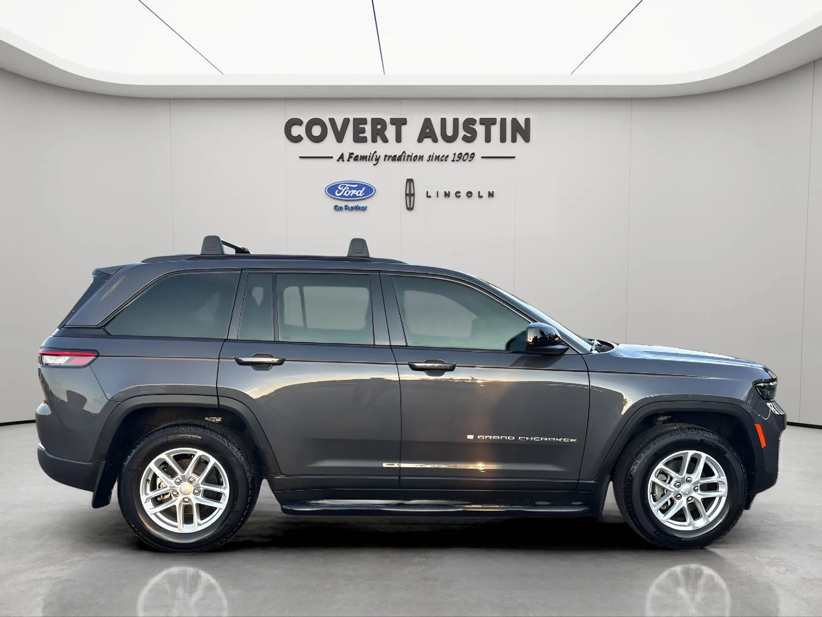 Jeep Grand Cherokee photo 6