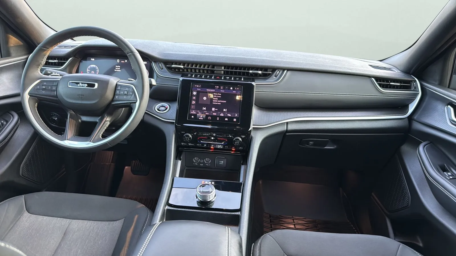 Jeep Grand Cherokee photo 21