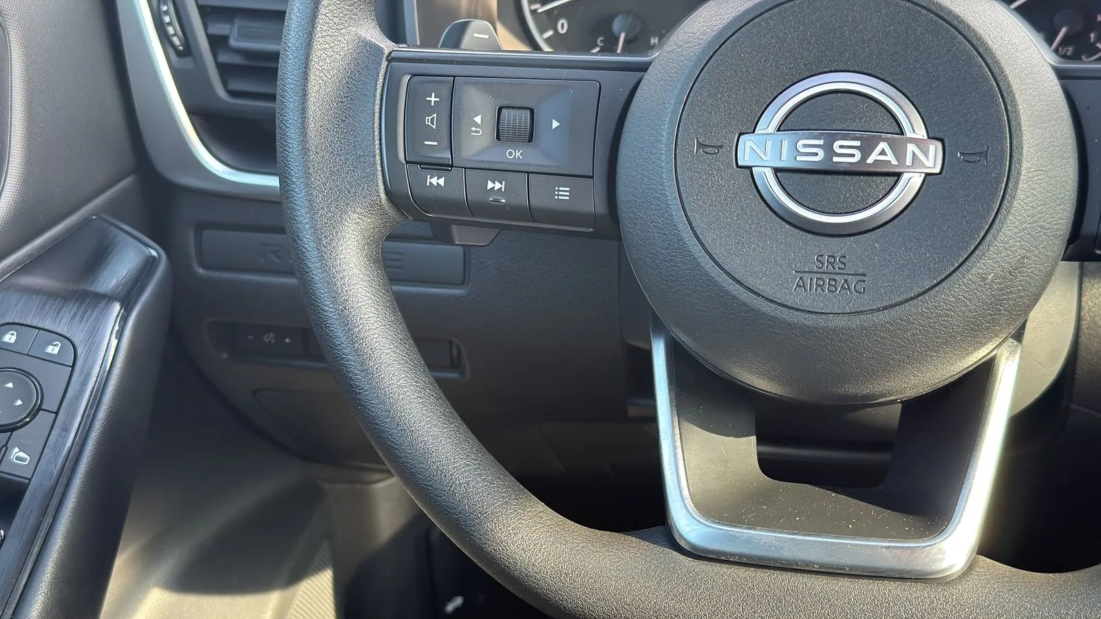 Nissan Rogue photo 16