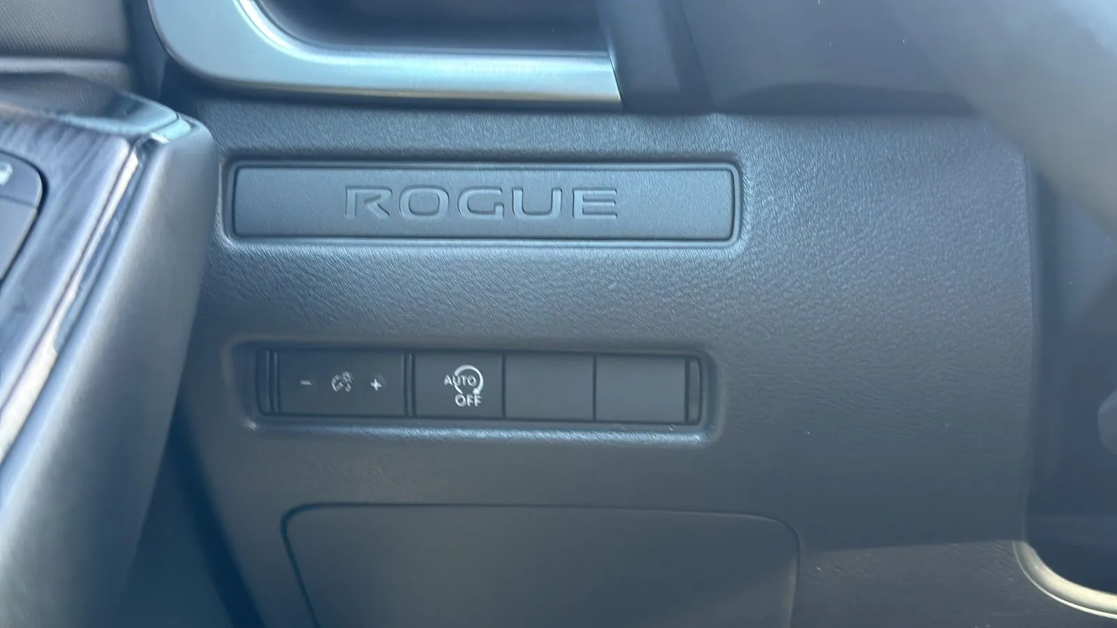Nissan Rogue photo 17