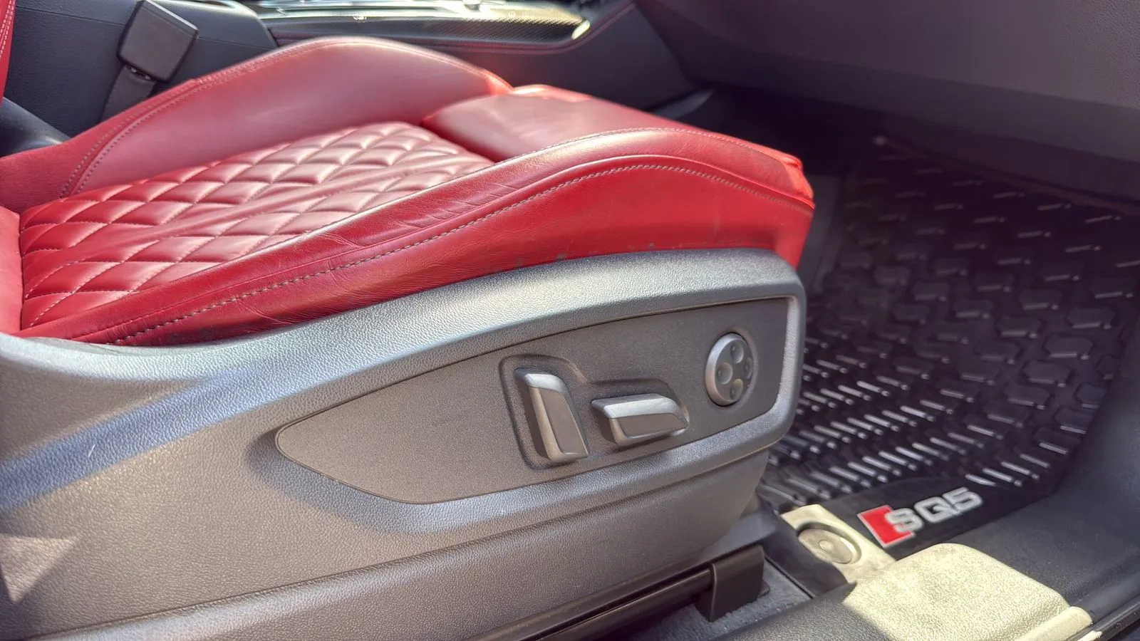 Audi SQ5 photo 24