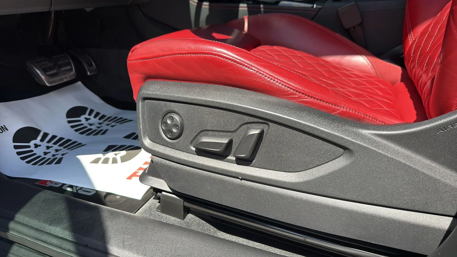 Audi SQ5 photo 10