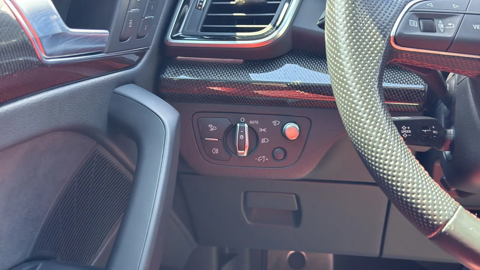 Audi SQ5 photo 17