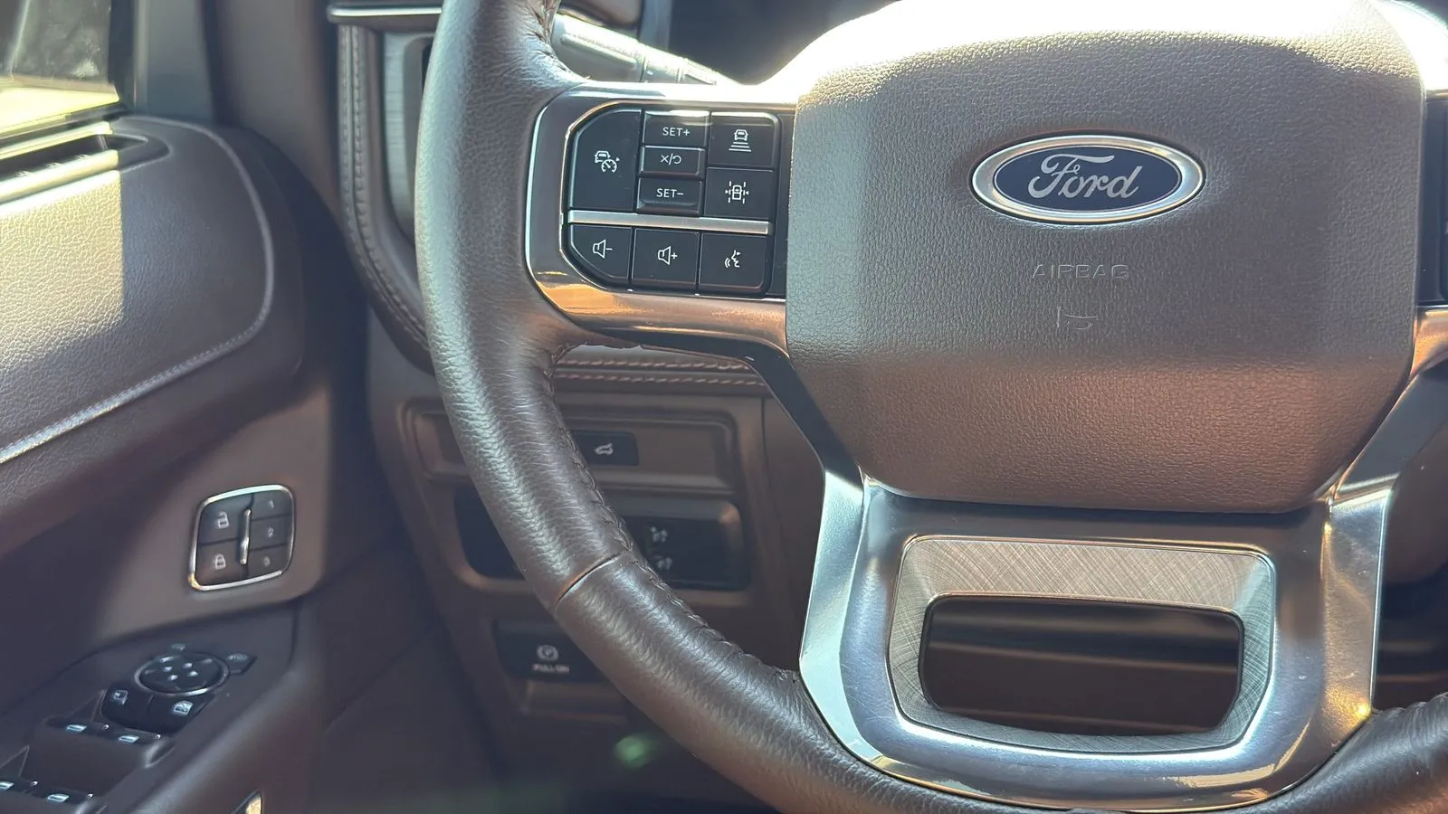Ford Expedition photo 16
