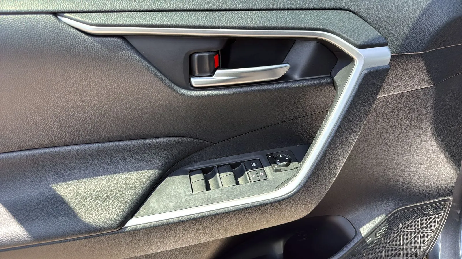 Toyota RAV4 photo 11