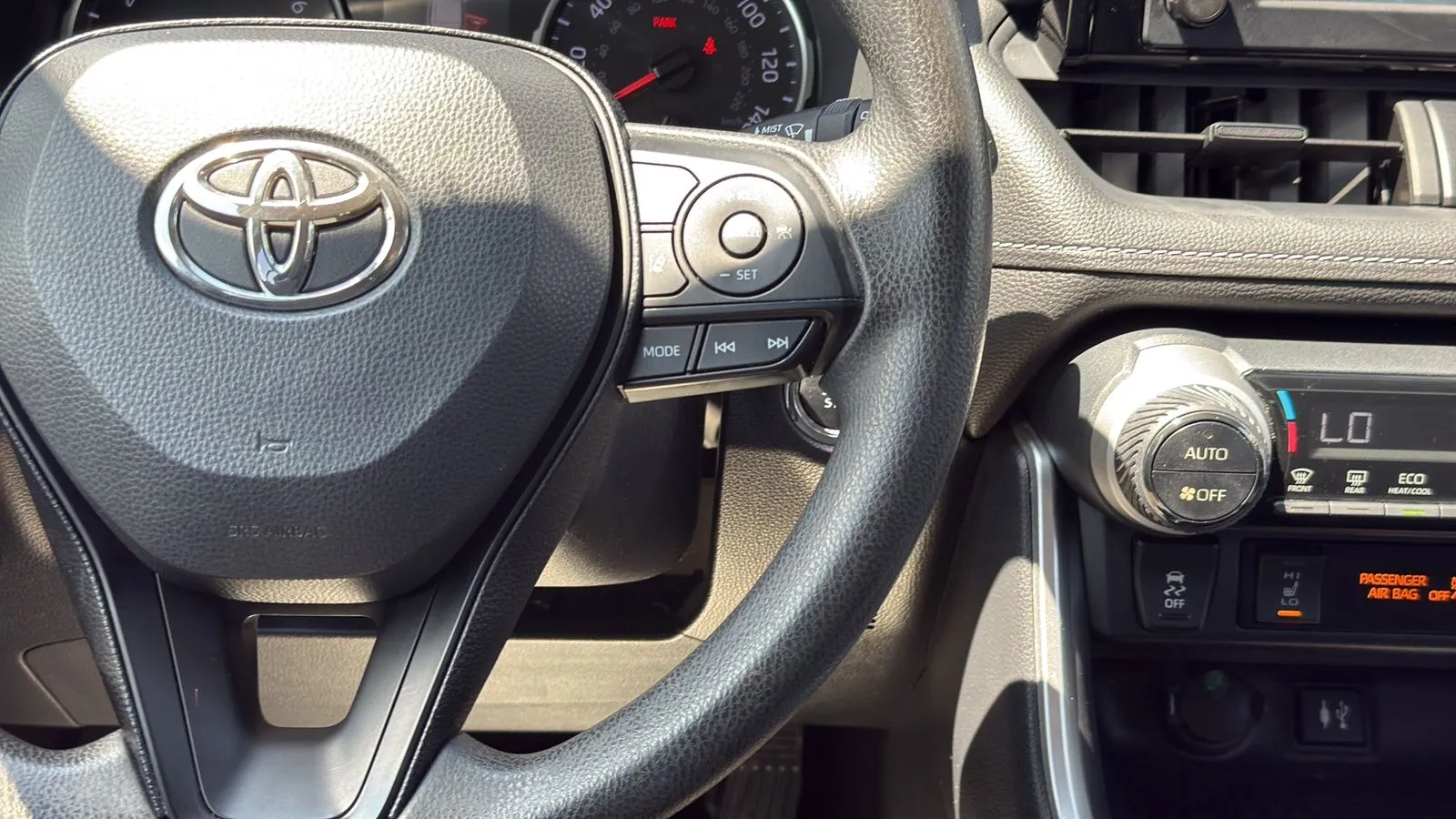 Toyota RAV4 photo 15