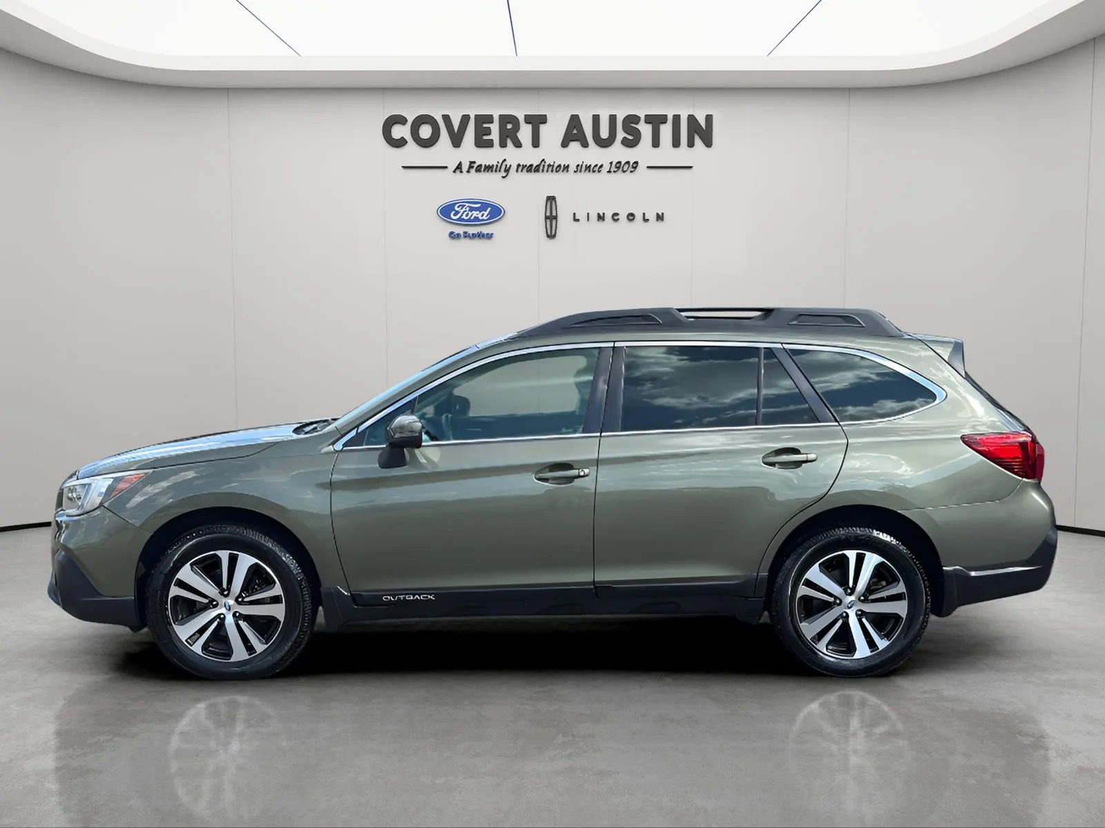 Subaru Outback photo 2