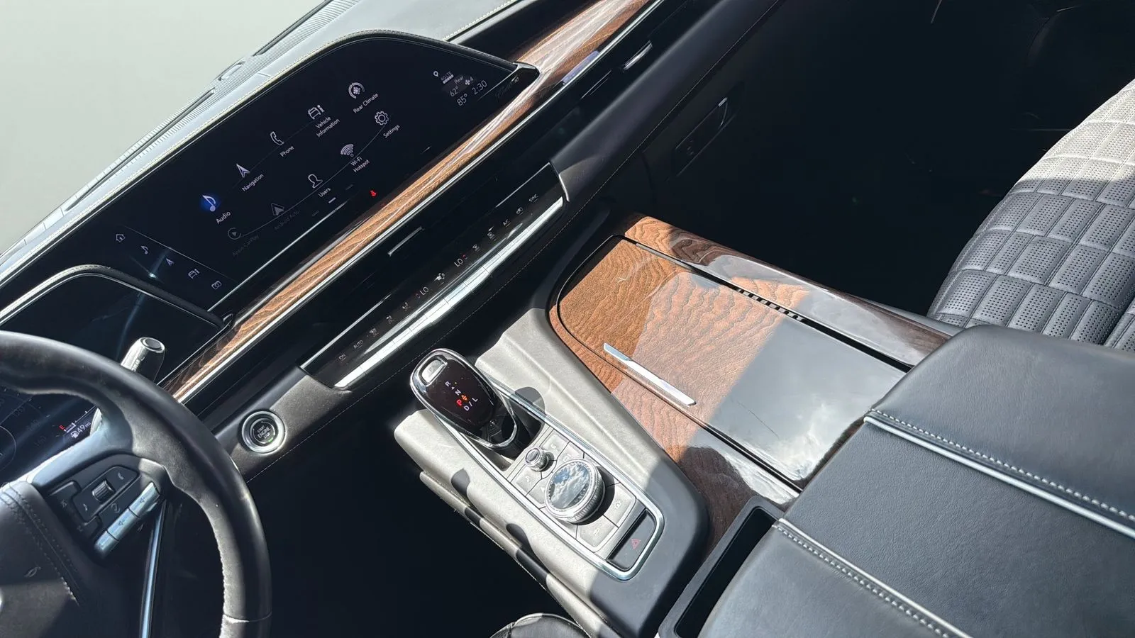 Cadillac Escalade photo 20