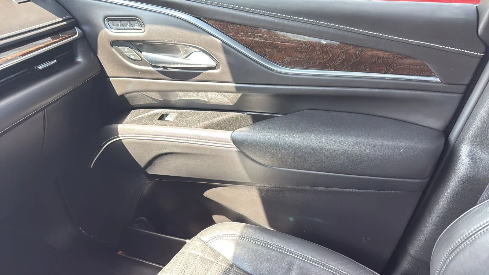 Cadillac Escalade photo 23