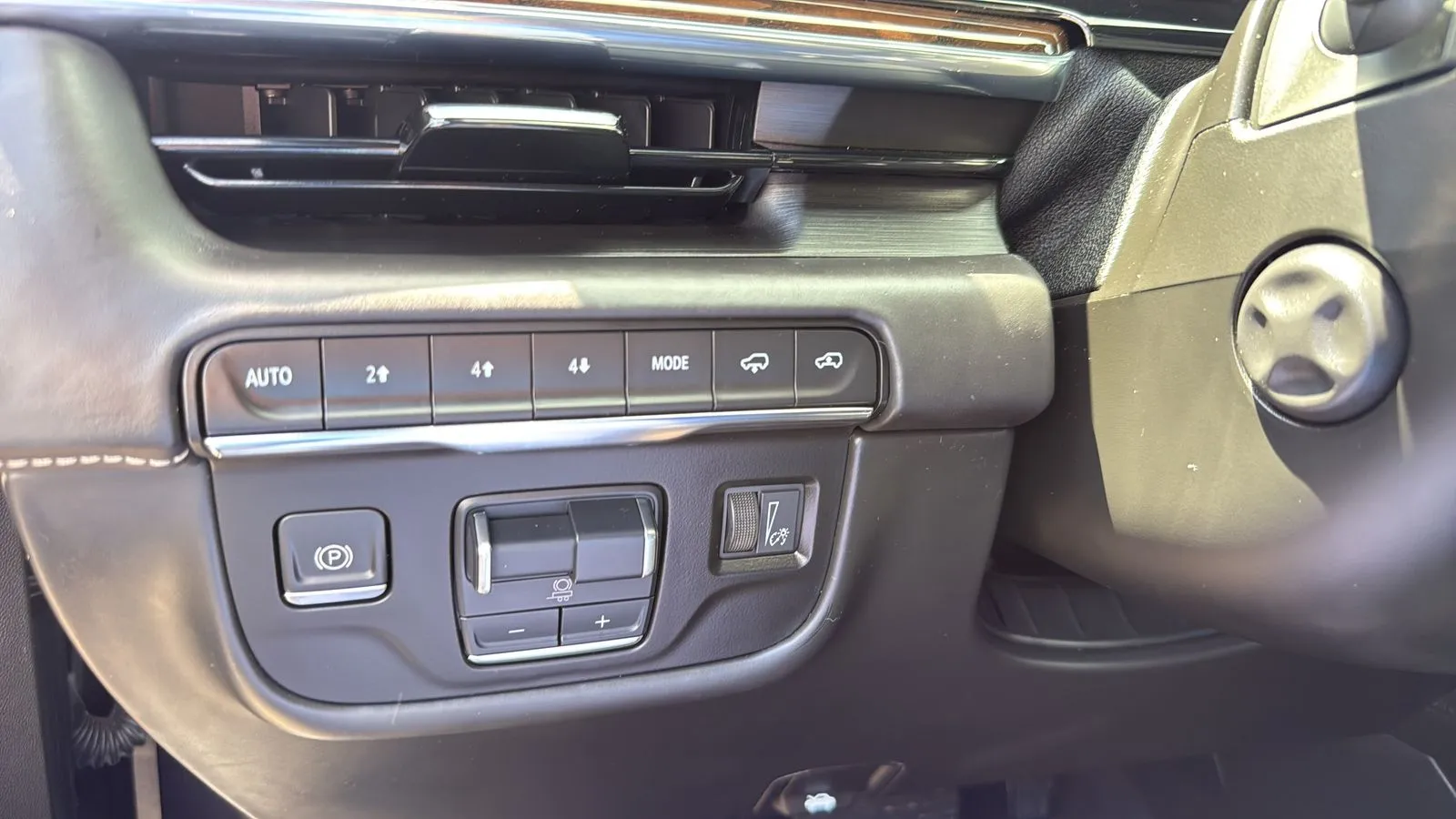 Cadillac Escalade photo 17